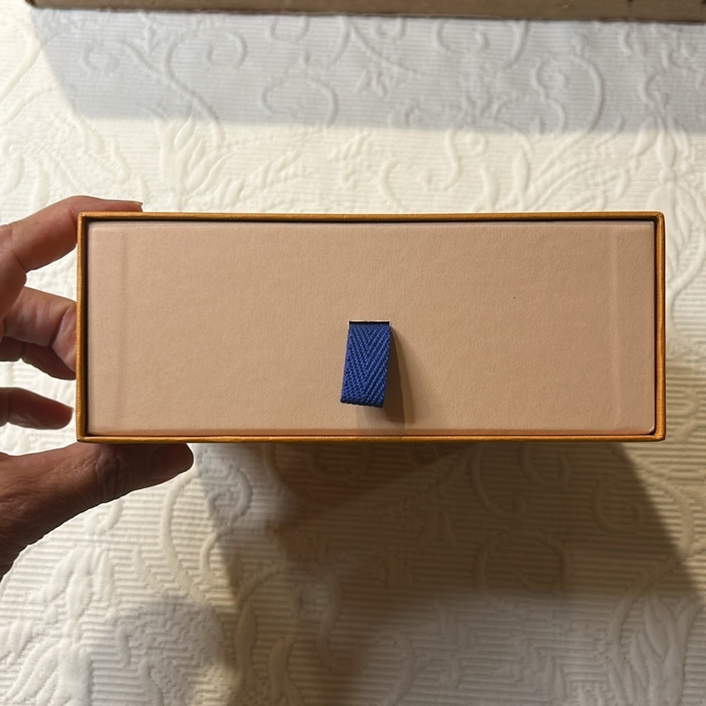 Louis Vuitton Orange Box Set with Blue Ribbon - Picture 3 of 11